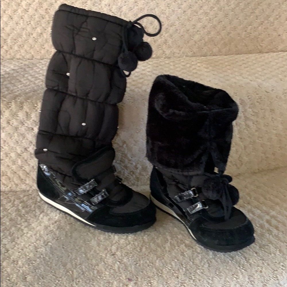 Boots - Picture 2 of 4